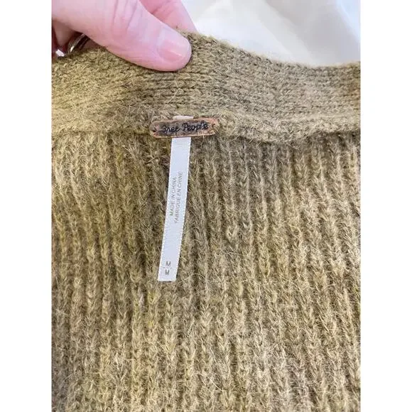 Free People Slouchy Oversized Tan Wool Alpaca Blend Grandpa Cardigan M - Picture 4 of 5